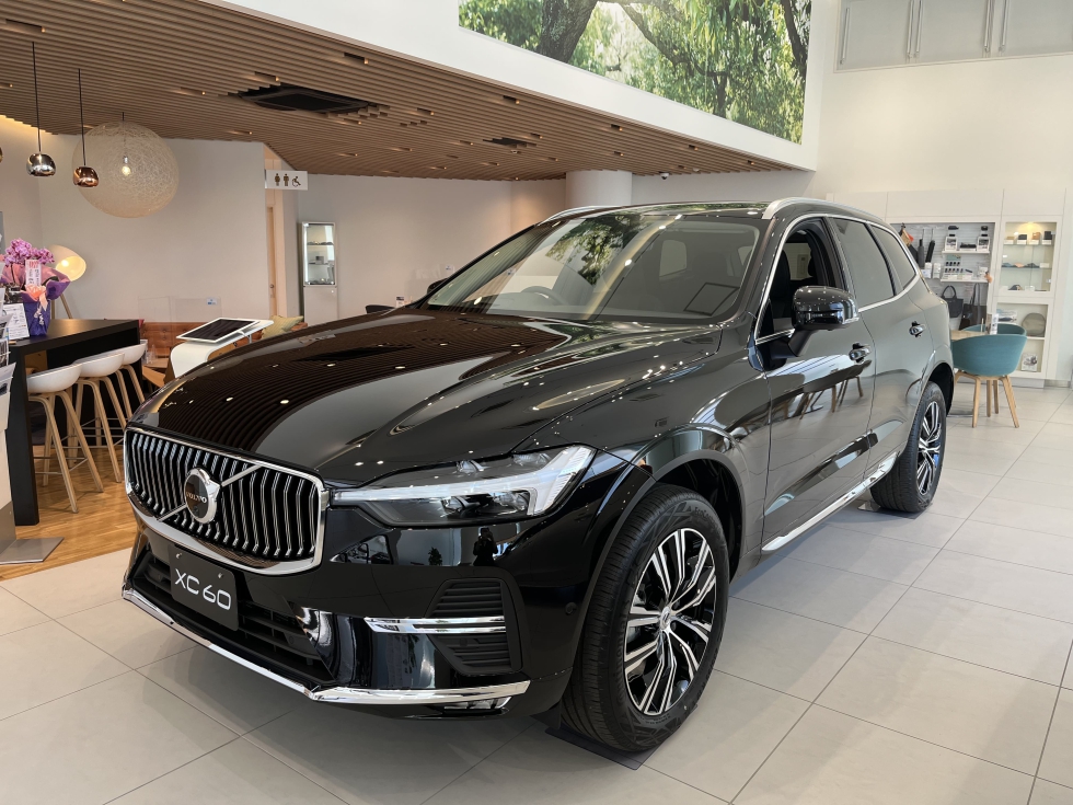 展示車紹介-XC60 B5 AWD INSCRIPTION | ボルボ・カー 練馬