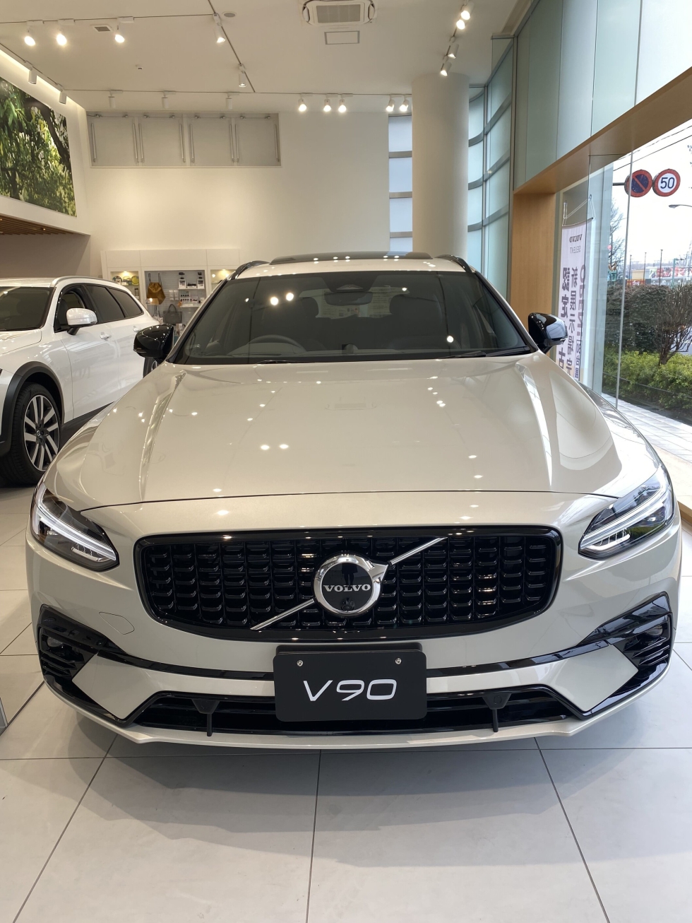 展示車紹介- V90 B6 AWD R-DSIGN | ボルボ・カー 練馬